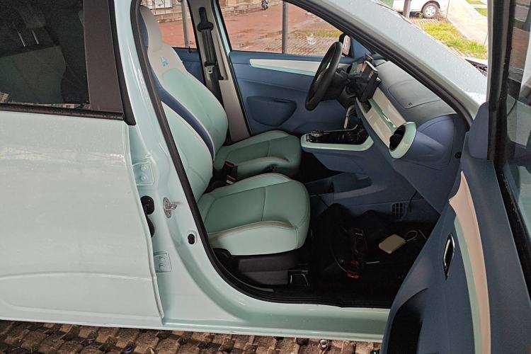Used Dongfeng NAMMI BOX 2022 Chasing Wind Edition 331 km Standard Model Right Front Seat