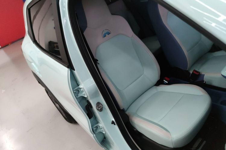 Used Dongfeng NAMMI BOX 2022 Chasing Wind Edition 351 km Advanced Model Right Front Seat