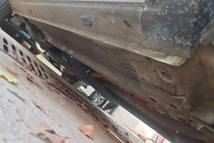 Used Dongfeng NAMMI BOX 2022 Revised Light Wind Edition 201 km Standard Version Right Side Sill