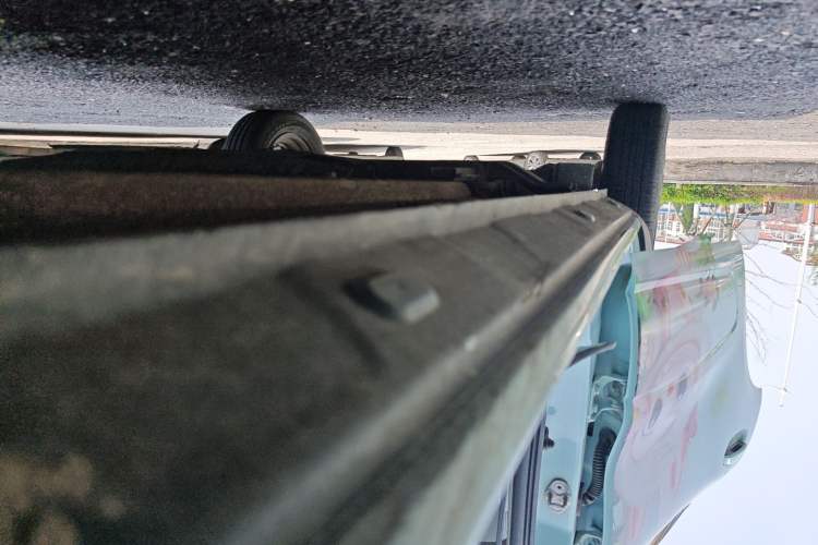 Used Dongfeng NAMMI BOX 2022 Chasing Wind Edition 331 km Standard Model Right Side Sill