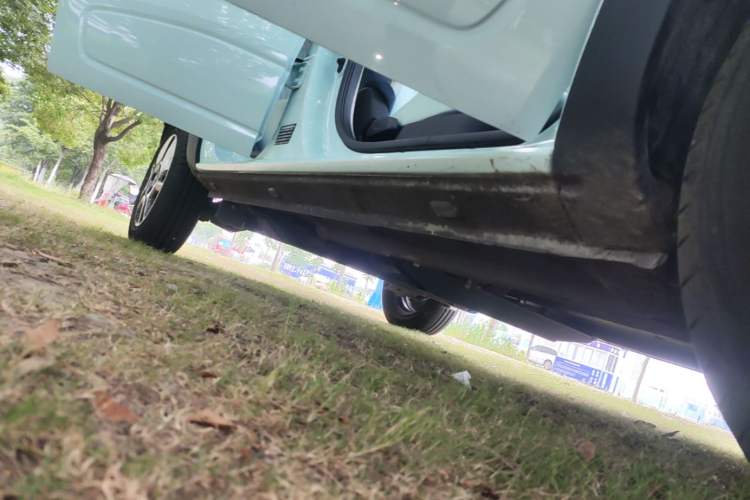Used Dongfeng NAMMI BOX 2022 Revised Light Wind Edition 201 km Standard Version Right Side Sill