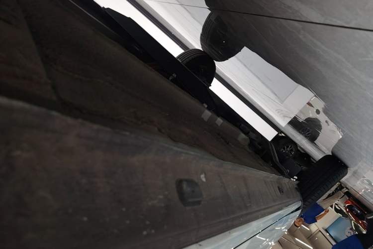 Used Dongfeng NAMMI BOX 2022 Light Wind Edition 201KM Lightning Model Right Side Sill