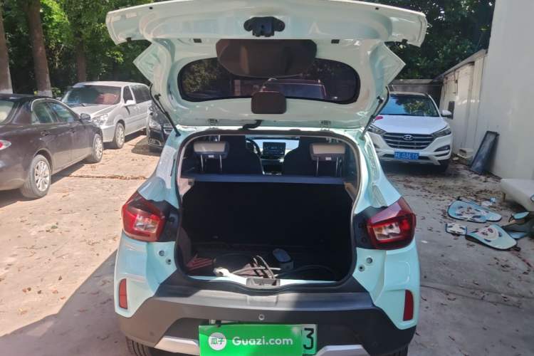 Used Dongfeng NAMMI BOX 2022 Revised Light Wind Edition 201 km Standard Version Trunk