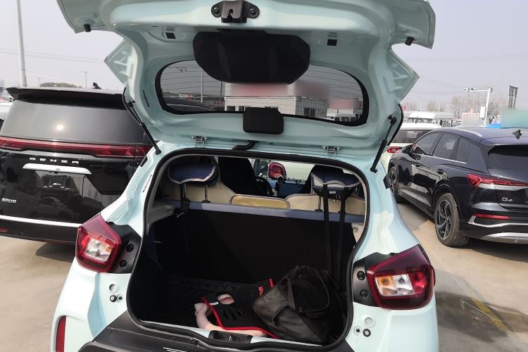 Used Dongfeng NAMMI BOX 2022 Revised Light Wind Edition 201 km Standard Version Trunk