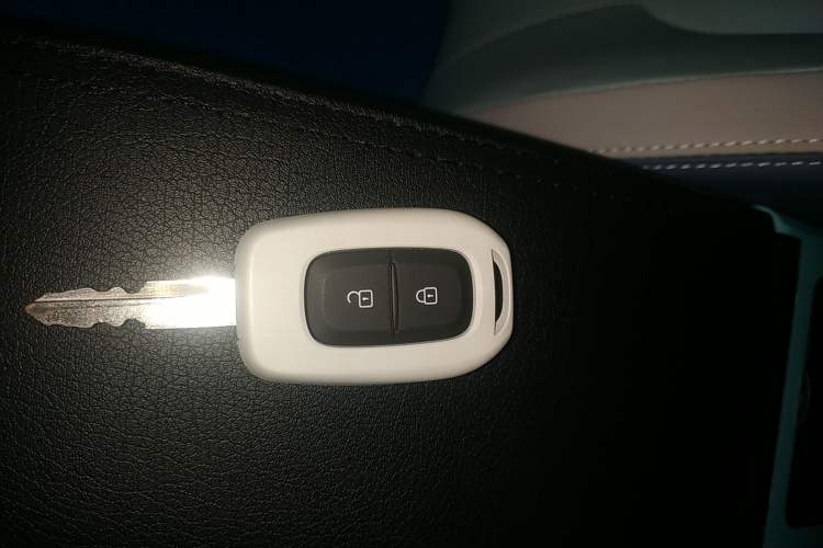 Used Dongfeng NAMMI BOX 2022 Light Wind Edition 201KM Lightning Model Vehicle Key