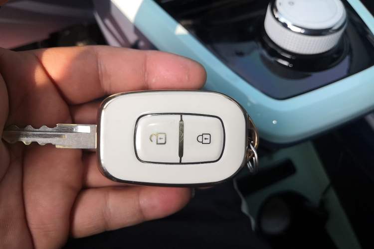Used Dongfeng NAMMI BOX 2022 Revised Light Wind Edition 201 km Standard Version Vehicle Key