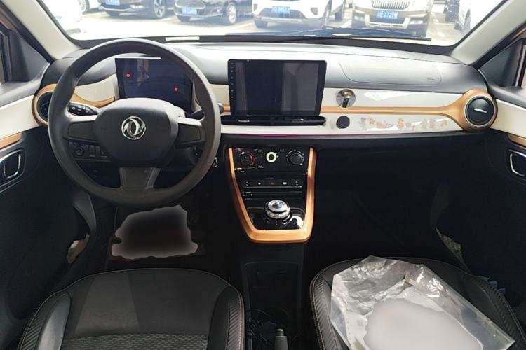 Used Dongfeng NAMMI BOX 2022 Revised Light Wind Edition 201 km Standard Version Center Console