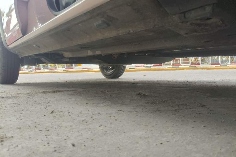 Used Dongfeng NAMMI BOX 2022 Chasing Wind Edition 351KM Standard Model Chassis Front Right