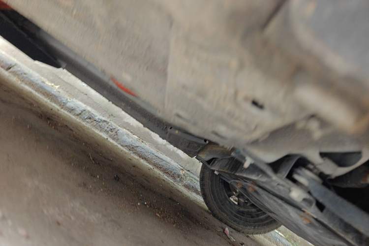 Used Dongfeng NAMMI BOX 2022 Revised Light Wind Edition 201 km Standard Version Chassis Front Right