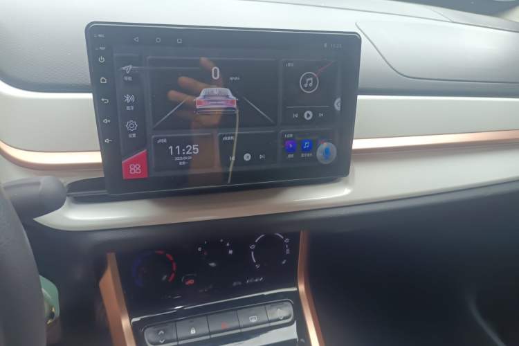 Used Dongfeng NAMMI BOX 2022 Revised Light Wind Edition 201 km Standard Version Audio And AC Panel