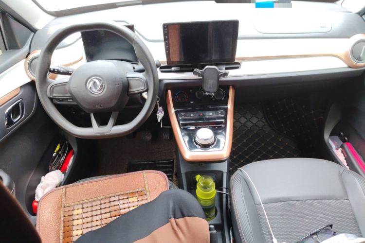 Used Dongfeng NAMMI BOX 2022 Revised Light Wind Edition 201 km Standard Version Center Console