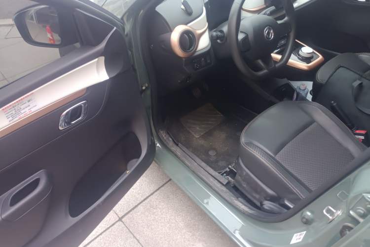 Used Dongfeng NAMMI BOX 2022 Revised Light Wind Edition 201 km Standard Version Driver Seat