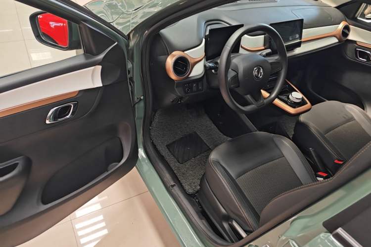Used Dongfeng NAMMI BOX 2022 Revised Light Wind Edition 201 km Standard Version Driver Seat