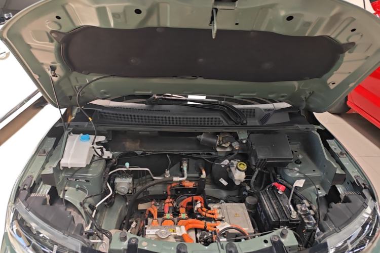 Used Dongfeng NAMMI BOX 2022 Revised Light Wind Edition 201 km Standard Version Engine Bay