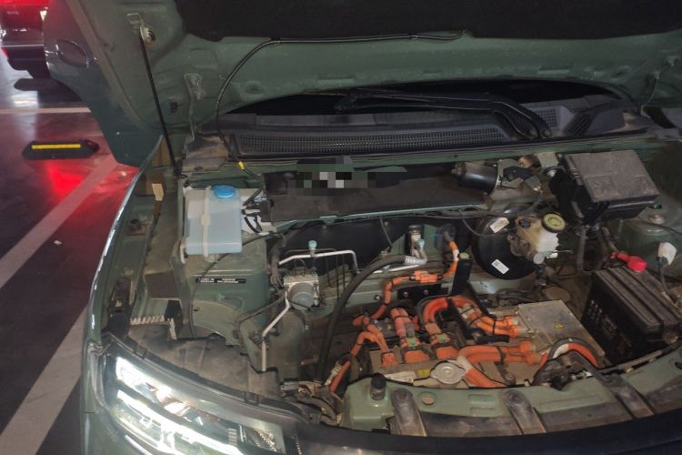 Used Dongfeng NAMMI BOX 2022 Revised Light Wind Edition 201 km Standard Version Engine Bay Right