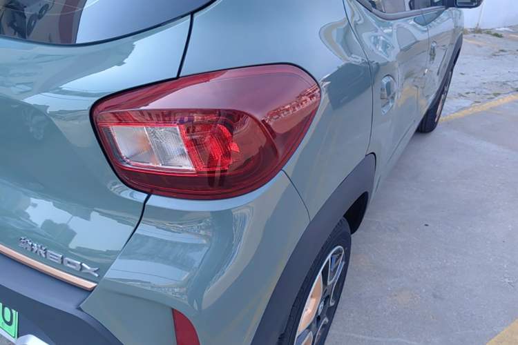 Used Dongfeng NAMMI BOX 2022 Champion Edition Light Wind Version 201KM Standard Model Exterior 3
