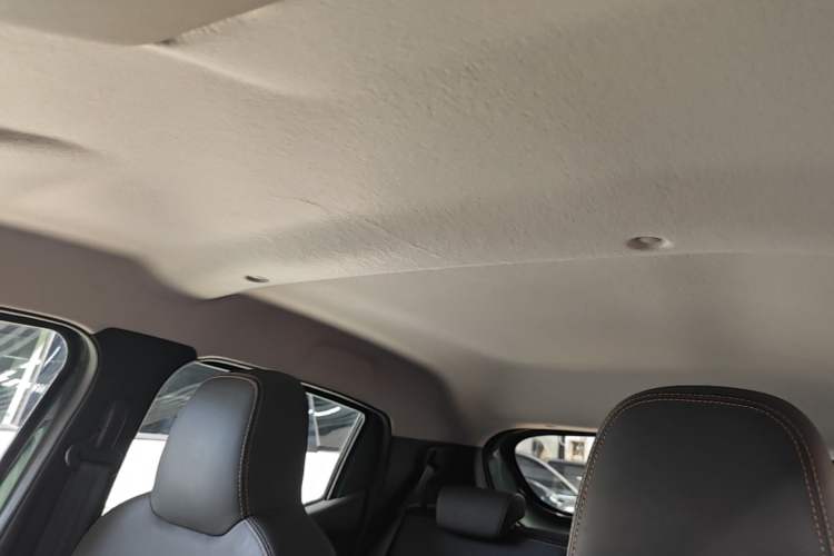 Used Dongfeng NAMMI BOX 2022 Revised Light Wind Edition 201 km Standard Version Headliner