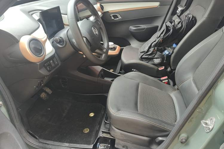 Used Dongfeng NAMMI BOX 2022 Revised Light Wind Edition 201 km Standard Version Left Front Seat