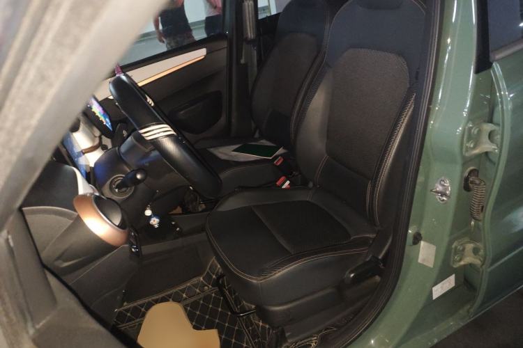 Used Dongfeng NAMMI BOX 2022 Revised Light Wind Edition 201 km Standard Version Left Front Seat