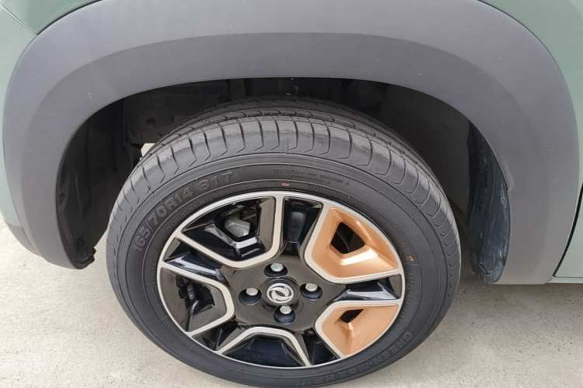 Used Dongfeng NAMMI BOX 2022 Champion Edition Light Wind Version 201KM Standard Model Left Front Wheel Hub