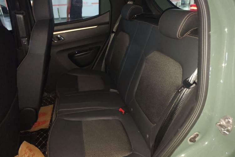 Used Dongfeng NAMMI BOX 2022 Revised Light Wind Edition 201 km Standard Version Left Rear Seat