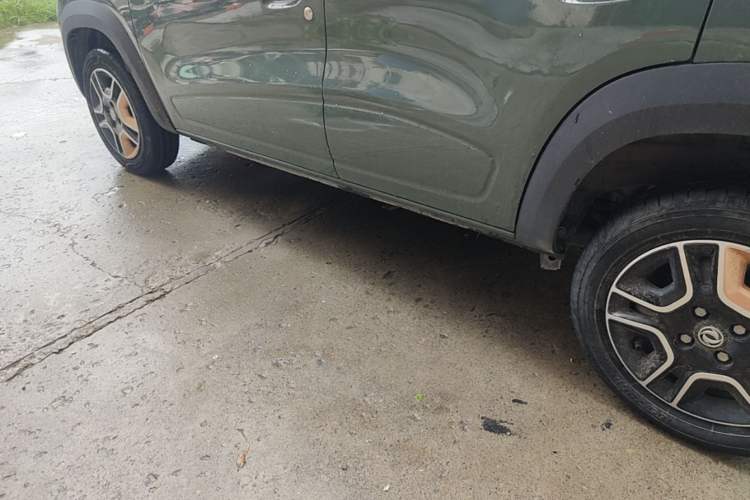 Used Dongfeng NAMMI BOX 2022 Revised Light Wind Edition 201 km Standard Version Left Side Sill