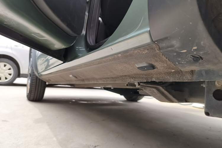 Used Dongfeng NAMMI BOX 2022 Champion Edition Light Wind Version 201KM Standard Model Left Side Sill