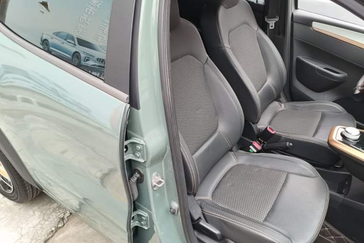 Used Dongfeng NAMMI BOX 2022 Champion Edition Light Wind Version 201KM Standard Model Right Front Seat