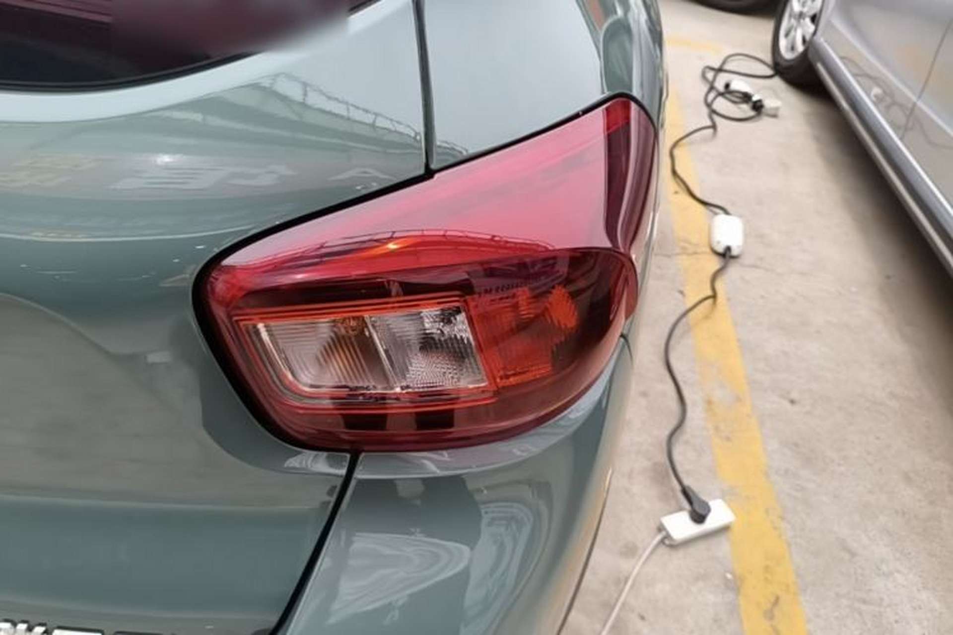 Used Dongfeng NAMMI BOX 2022 Champion Edition Light Wind Version 201KM Standard Model Right Rear Taillight