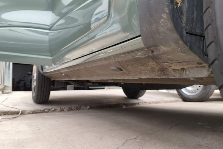 Used Dongfeng NAMMI BOX 2022 Champion Edition Light Wind Version 201KM Standard Model Right Side Sill