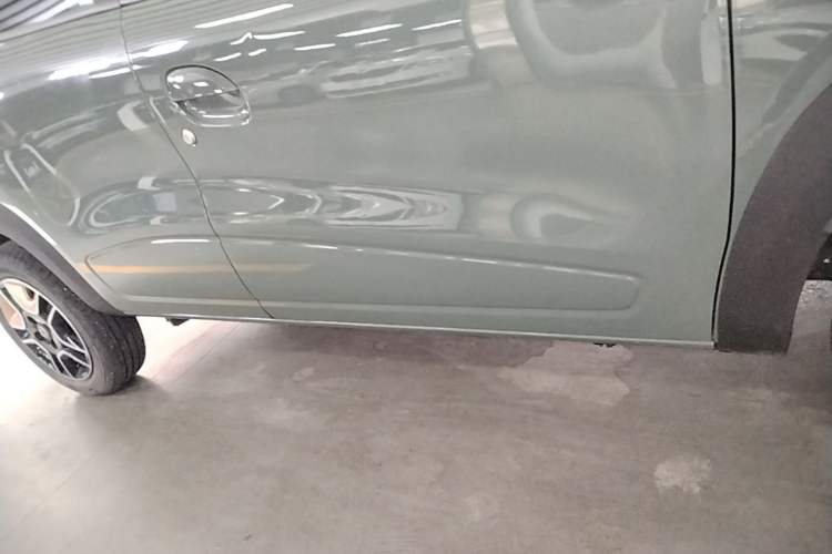 Used Dongfeng NAMMI BOX 2022 Champion Edition Light Wind Version 201KM Standard Model Right Side Sill
