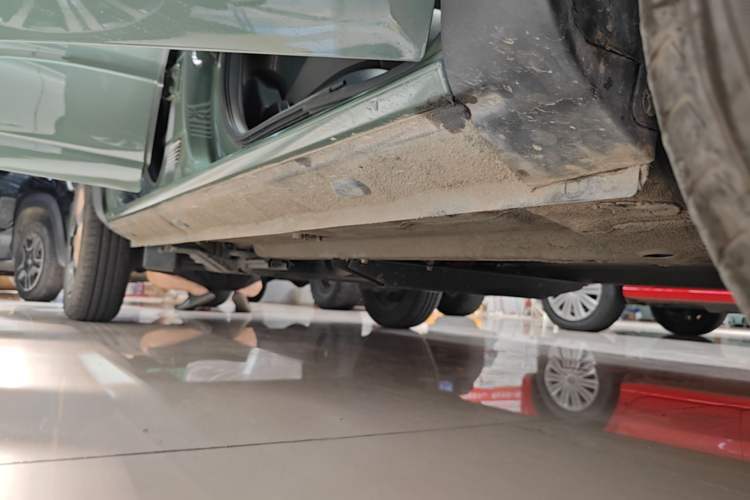 Used Dongfeng NAMMI BOX 2022 Revised Light Wind Edition 201 km Standard Version Right Side Sill