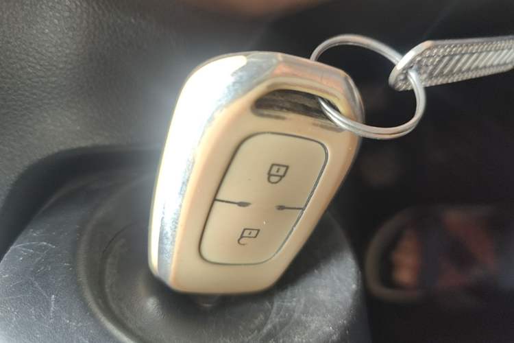 Used Dongfeng NAMMI BOX 2022 Revised Light Wind Edition 201 km Standard Version Vehicle Key