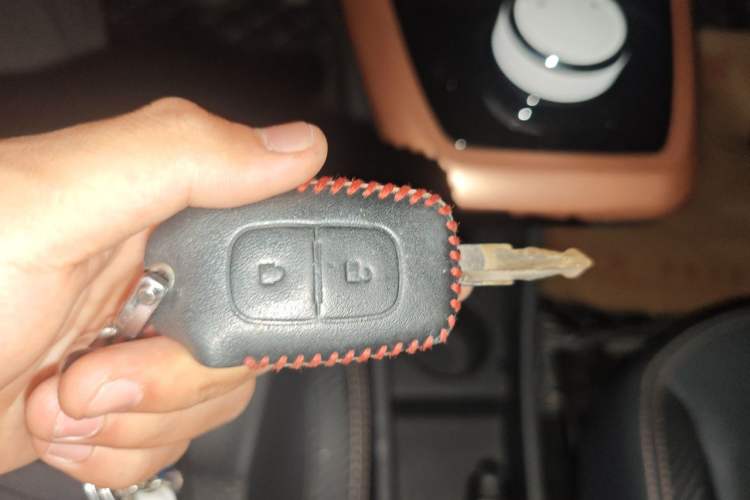 Used Dongfeng NAMMI BOX 2022 Revised Light Wind Edition 201 km Standard Version Vehicle Key