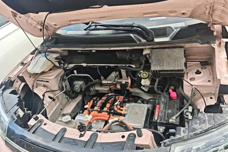 Used Dongfeng NAMMI BOX 2022 Chasing Wind Edition 331KM Advanced Model Engine Bay