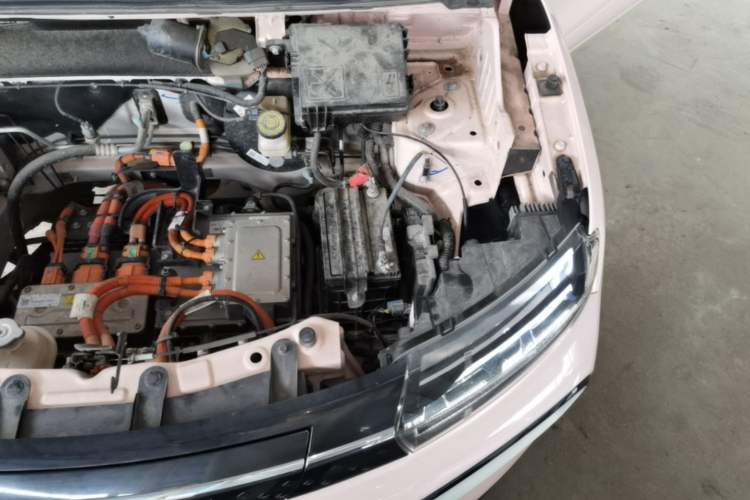 Used Dongfeng NAMMI BOX 2022 Light Wind Edition 201KM Advanced Model Engine Bay Left