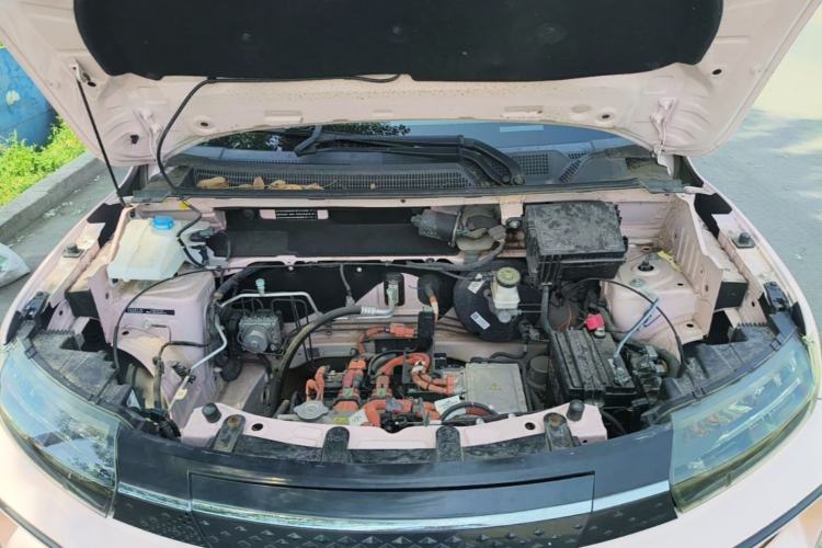 Used Dongfeng NAMMI BOX 2022 Revised Light Wind Edition 201 km Standard Version Engine Bay