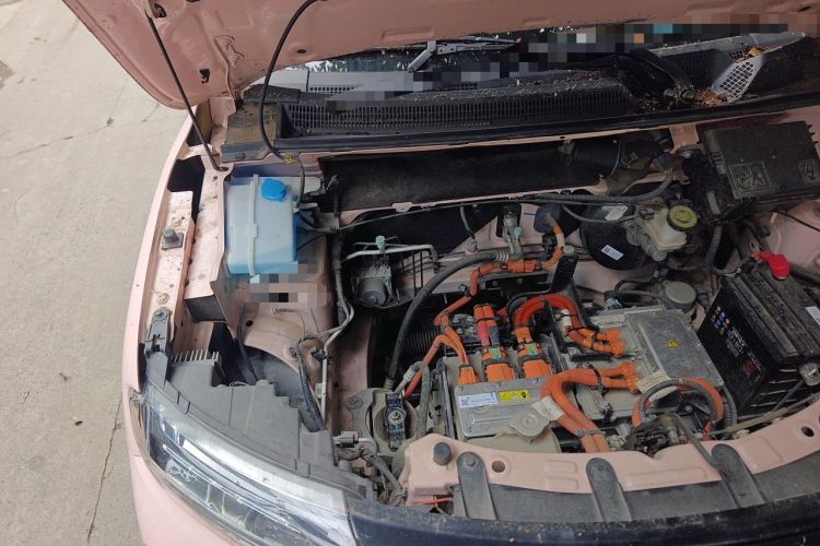 Used Dongfeng NAMMI BOX 2022 Revised Light Wind Edition 201 km Standard Version Engine Bay Right