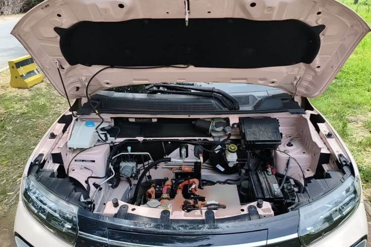 Used Dongfeng NAMMI BOX 2022 Chasing Wind Edition 351KM Standard Model Engine Bay