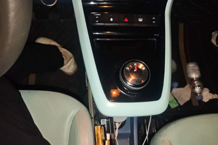 Used Dongfeng NAMMI BOX 2022 Chasing Wind Edition 331KM Advanced Model Gear Lever