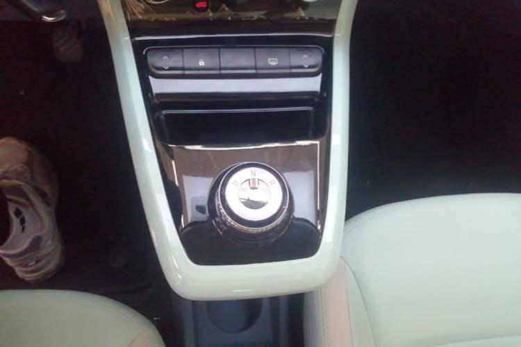 Used Dongfeng NAMMI BOX 2022 Chasing Wind Edition 331KM Advanced Model Gear Lever