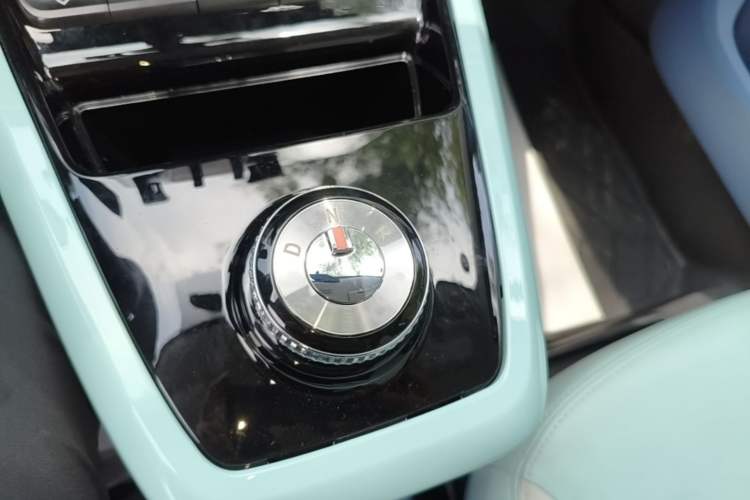 Used Dongfeng NAMMI BOX 2022 Chasing Wind Edition 351KM Standard Model Gear Lever