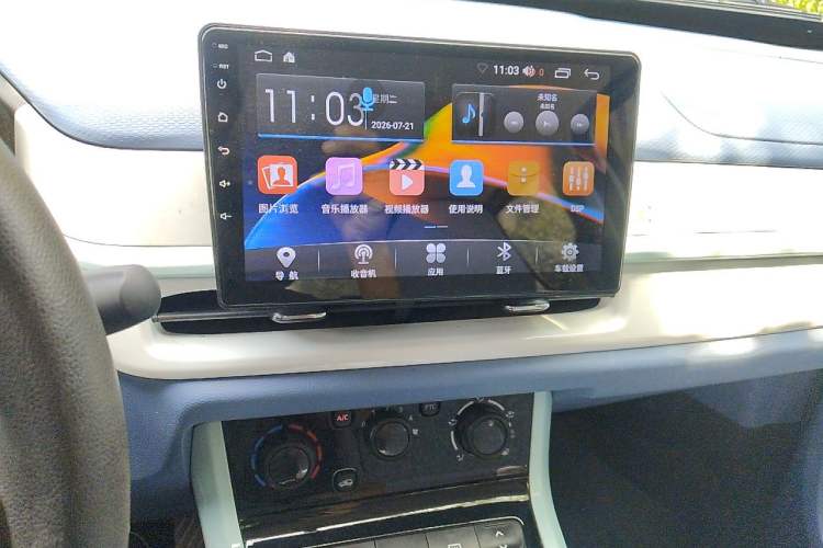 Used Dongfeng NAMMI BOX 2022 Revised Light Wind Edition 201 km Standard Version Audio And AC Panel