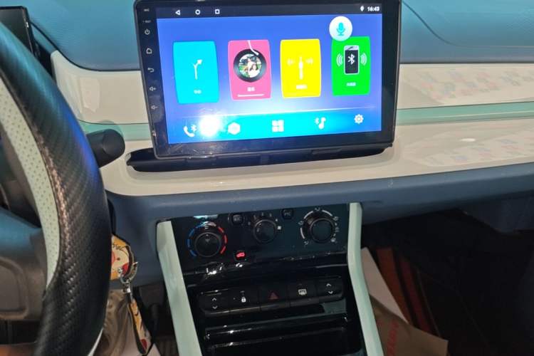 Used Dongfeng NAMMI BOX 2022 Chasing Wind Edition 331 km Standard Model Audio And AC Panel