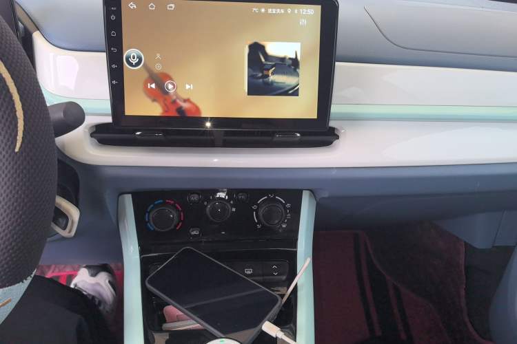 Used Dongfeng NAMMI BOX 2022 Revised Light Wind Edition 201 km Standard Version Audio And AC Panel