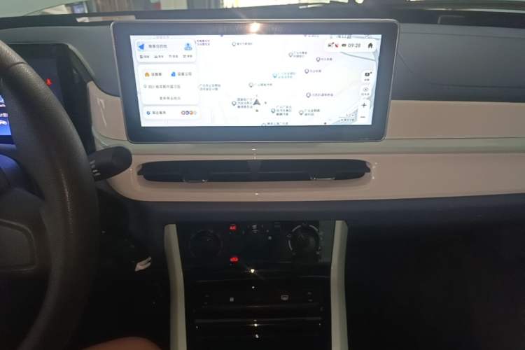 Used Dongfeng NAMMI BOX 2022 Chasing Wind Edition 331 km Standard Model Audio And AC Panel