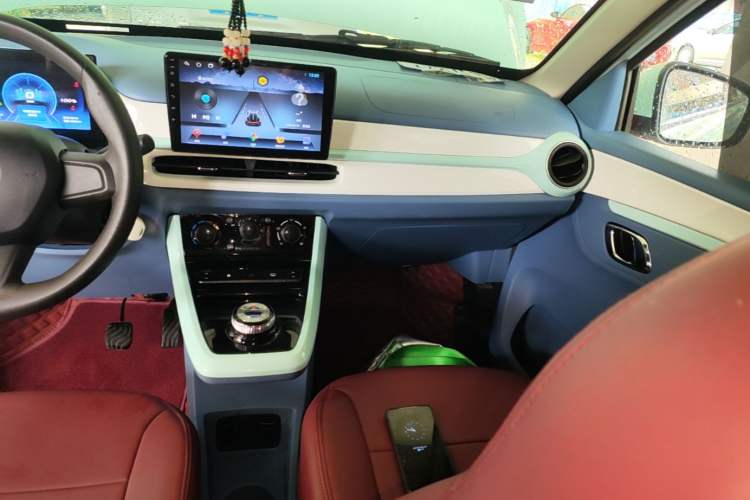 Used Dongfeng NAMMI BOX 2022 Chasing Wind Edition 331 km Standard Model Audio And AC Panel