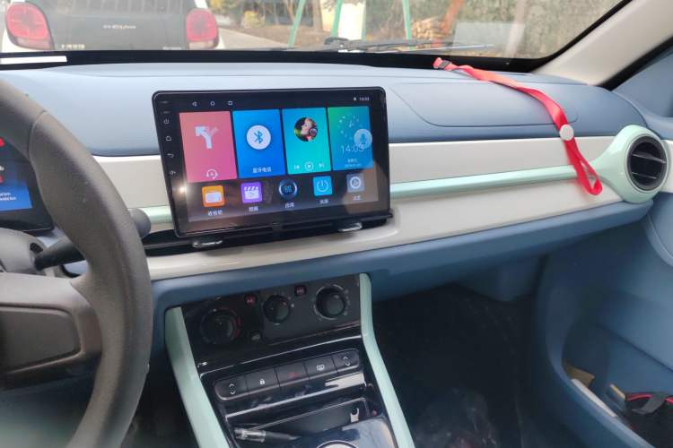 Used Dongfeng NAMMI BOX 2022 Chasing Wind Edition 331 km Standard Model Audio And AC Panel