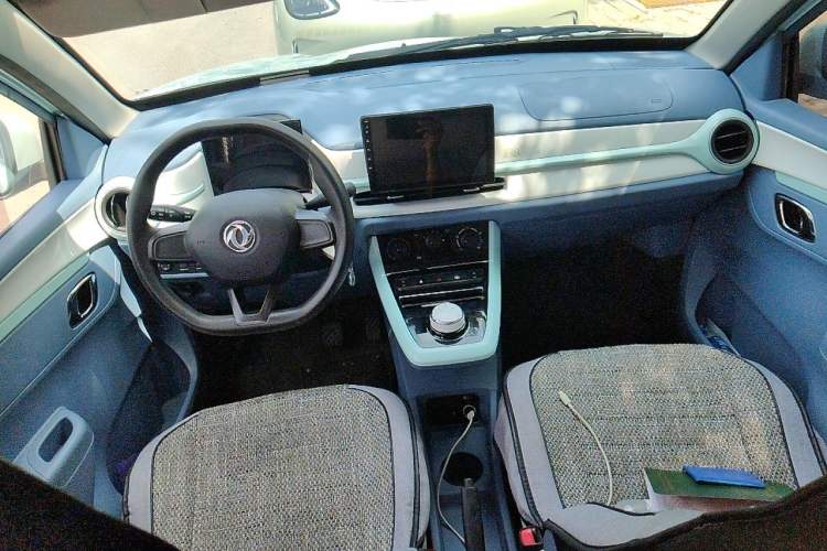 Used Dongfeng NAMMI BOX 2022 Revised Light Wind Edition 201 km Standard Version Center Console