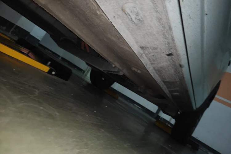 Used Dongfeng NAMMI BOX 2022 Light Wind Edition 201KM Advanced Model Chassis Front Left